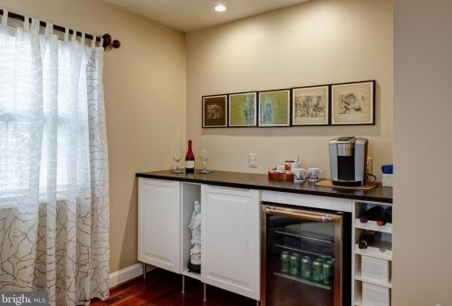 6310 Alderman Dr, Alexandria VA 22315-3730 exterior