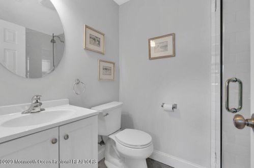 165 New Monmouth Rd, Middletown NJ  07748-2232 exterior