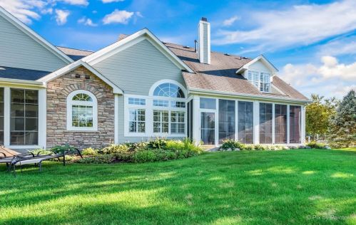 9520 Georgetown Ln, Bull Valley IL 60014-3333 exterior