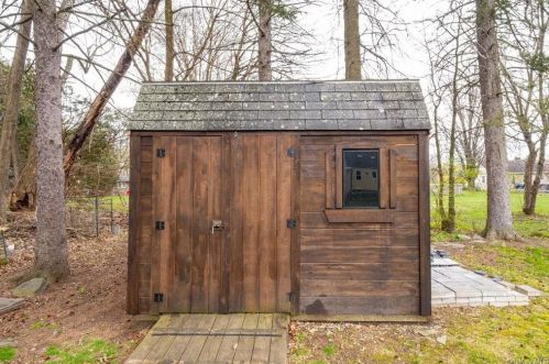 306 Spackenkill Rd, Poughkeepsie NY 12603-5318 exterior