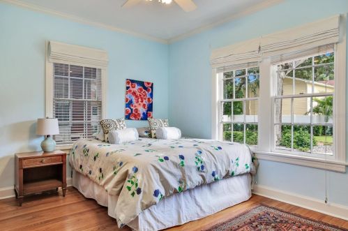 2820 Fountain Blvd, Tampa FL  33609-4012 exterior