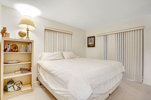 320 3 Ct, Boca Raton FL 33432-4032 exterior