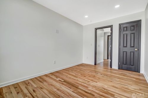 22 Stiles Rd, Edison NJ  08817-4137 exterior