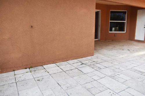 2370 6 Ave, Naples FL 34120-5092 exterior