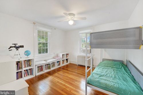 238 Roland Rd, Chester PA 19015-3328 exterior