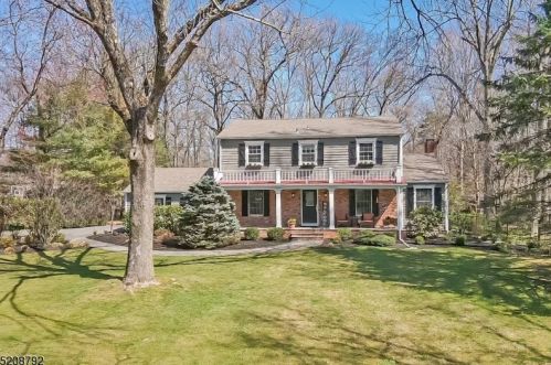 21 Essex Rd, Scotch Plains, NJ 07076-2546