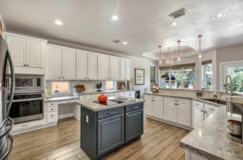 8216 Endeavor Cir, Austin TX 78726-1722 exterior