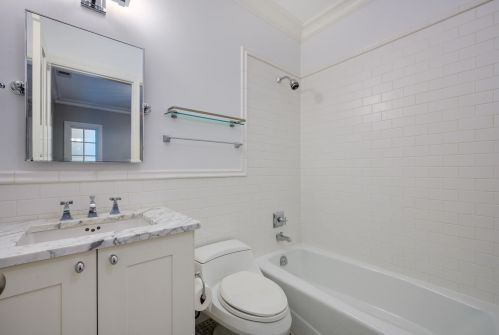 1121 Lill Ave, Chicago IL 60614-2107 exterior