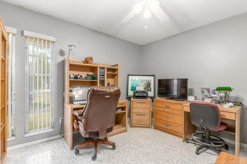 3113 Monte Vis St, Fort Pierce FL 34952-6002 exterior