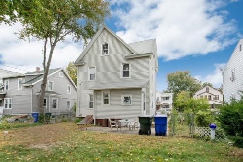 114 Mooreland St, Springfield MA  01104-1829 exterior