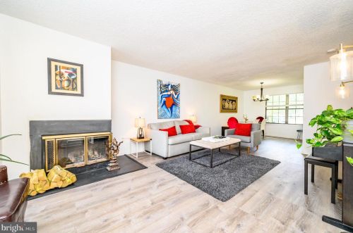 2 Drewes Ct, Trenton NJ 08648-2627 exterior