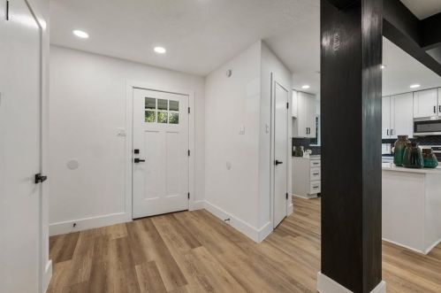 9728 Anderson Village Dr, Austin TX  78729-2701 exterior