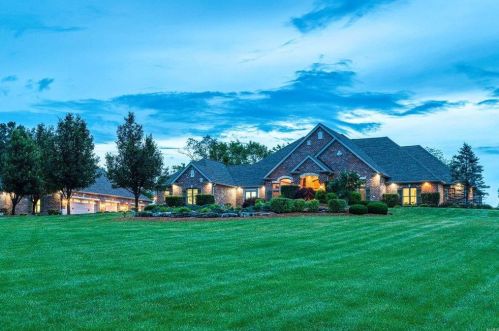 220 Northlind Dr, Defiance, MO 63341-2520