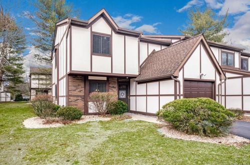 13 Amber Ct, Poughkeepsie, NY 12603-1063