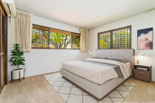 1572 Kalakaua Ave, Honolulu HI  96826-2401 exterior