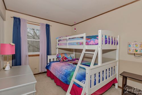 9209 Arthur St, Bull Valley IL 60014-4908 exterior