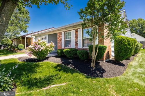 7 Windmill Ct, Columbus, NJ 08022-1055