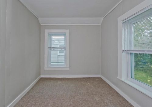 35 Prospect St, Enfield CT 06082-3443 exterior