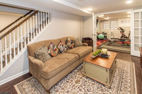 3 Marion Ln, Scotch Plains NJ 07076-2924 exterior