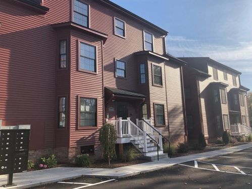 50 Jewett St, Providence, RI 02908-4912