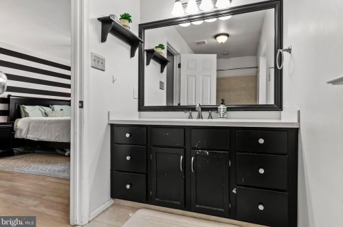 11 Kimberly Dr, Runnemede NJ 08078-2104 exterior