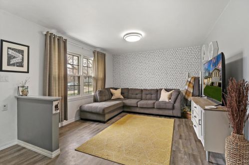 721 Darlington Ln, Bull Valley IL  60014-7711 exterior