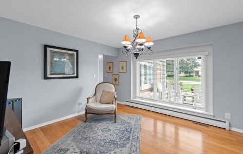 2415 Rochelle Ave, Milwaukee WI 53209-2624 exterior