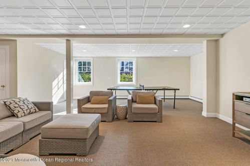 15 Sunny Ridge Dr, Red Bank NJ exterior