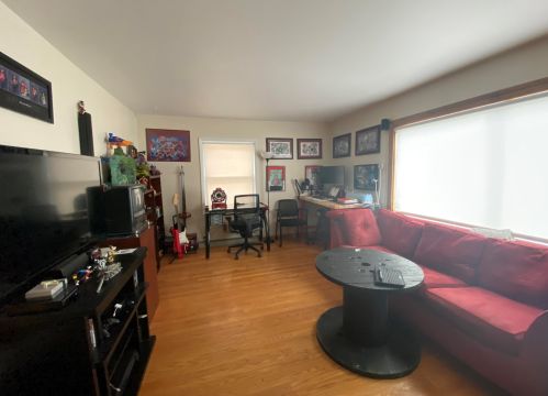 3261 90th St, Milwaukee, WI 53227-4401