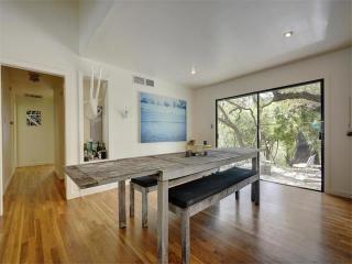 803 Loma Linda Dr, Austin TX  78746-2831 exterior