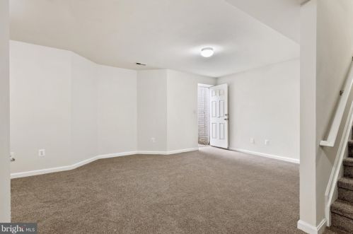 812 Bunch Ave, Glen Burnie MD 21060-6940 exterior