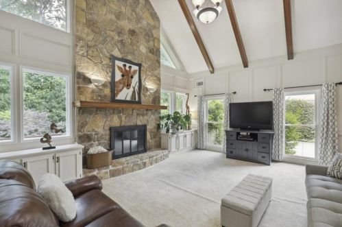 3911 Byrnwyck Pl, Atlanta GA 30319-1600 exterior