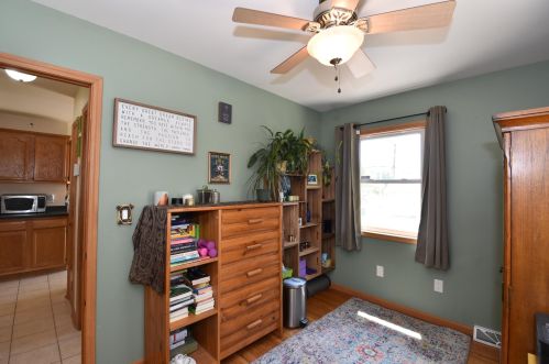 135 Martin Ln, Milwaukee WI 53207-4976 exterior