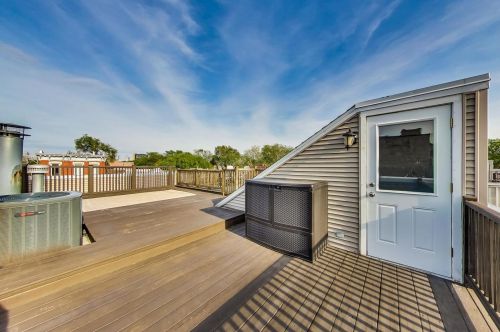 1312 Damen Ave, Chicago IL 60647-5507 exterior