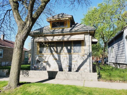 7736 Champlain Ave, Chicago, IL 60619-2917