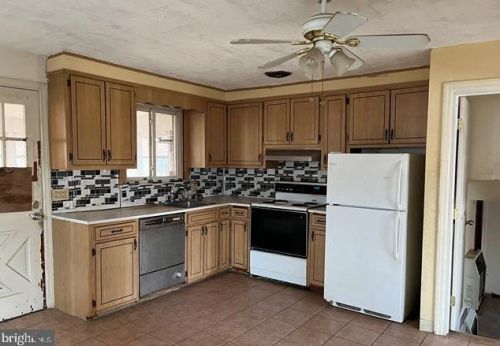 405 Latona Ave, Trenton, NJ 08618-2755