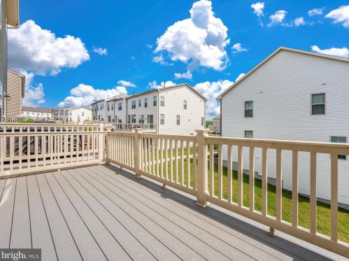 22213 Broadway Ave, Clarksburg MD 20871-3430 exterior