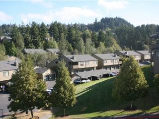 1807 Golf Creek Dr, Portland OR  97225-7200 exterior