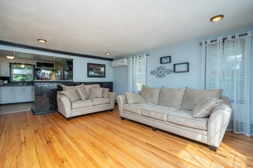 391 Massachusetts Ave, West Springfield MA 01089-2412 exterior