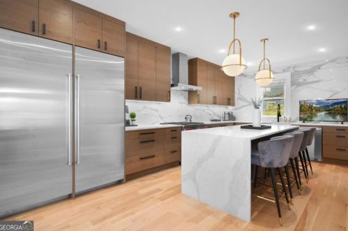 560 Morgan St, Atlanta GA 30308-2821 exterior