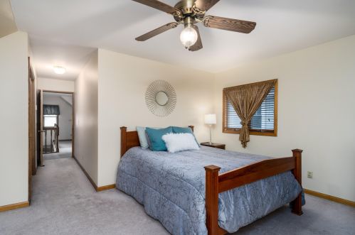 906 Mdw Pl, Milwaukee WI 53217-5737 exterior