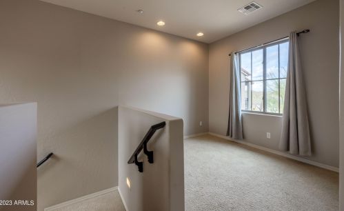 3931 Crst Ln, Phoenix AZ 85027-1602 exterior