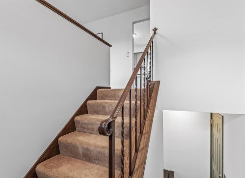 1402 18 Ave, Saint Paul MN 55112-5514 exterior