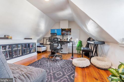 18 Penn St, Upper Makefield PA 18940-1920 exterior