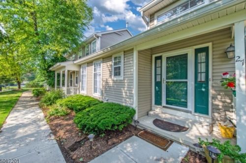 27 Grosbeak Dr, Hackettstown NJ  07840-3333 exterior