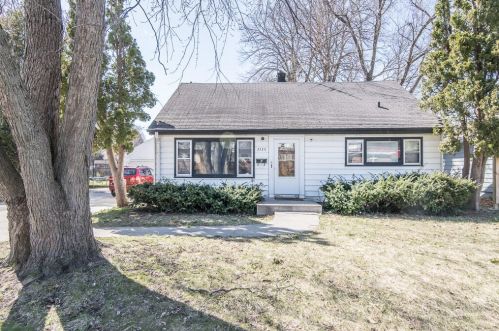 7133 41st St, Milwaukee, WI 53209-2234