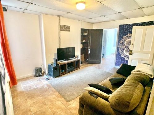 3232 Dawson St, Pittsburgh PA 15213-4523 exterior