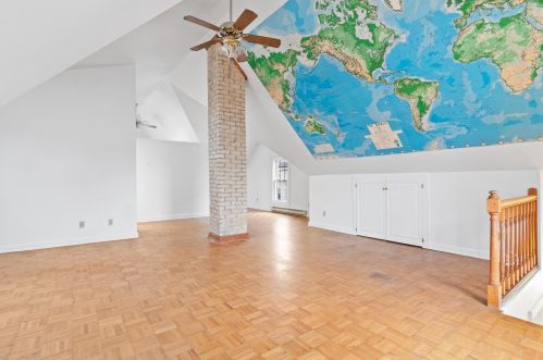 3253 Newhall St, Milwaukee WI 53211-3043 exterior