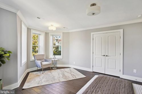 2208 Q St, Washington DC 20001-1955 exterior