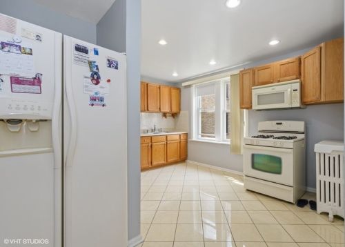 6710 Artesian Ave, Chicago IL 60645-5301 exterior